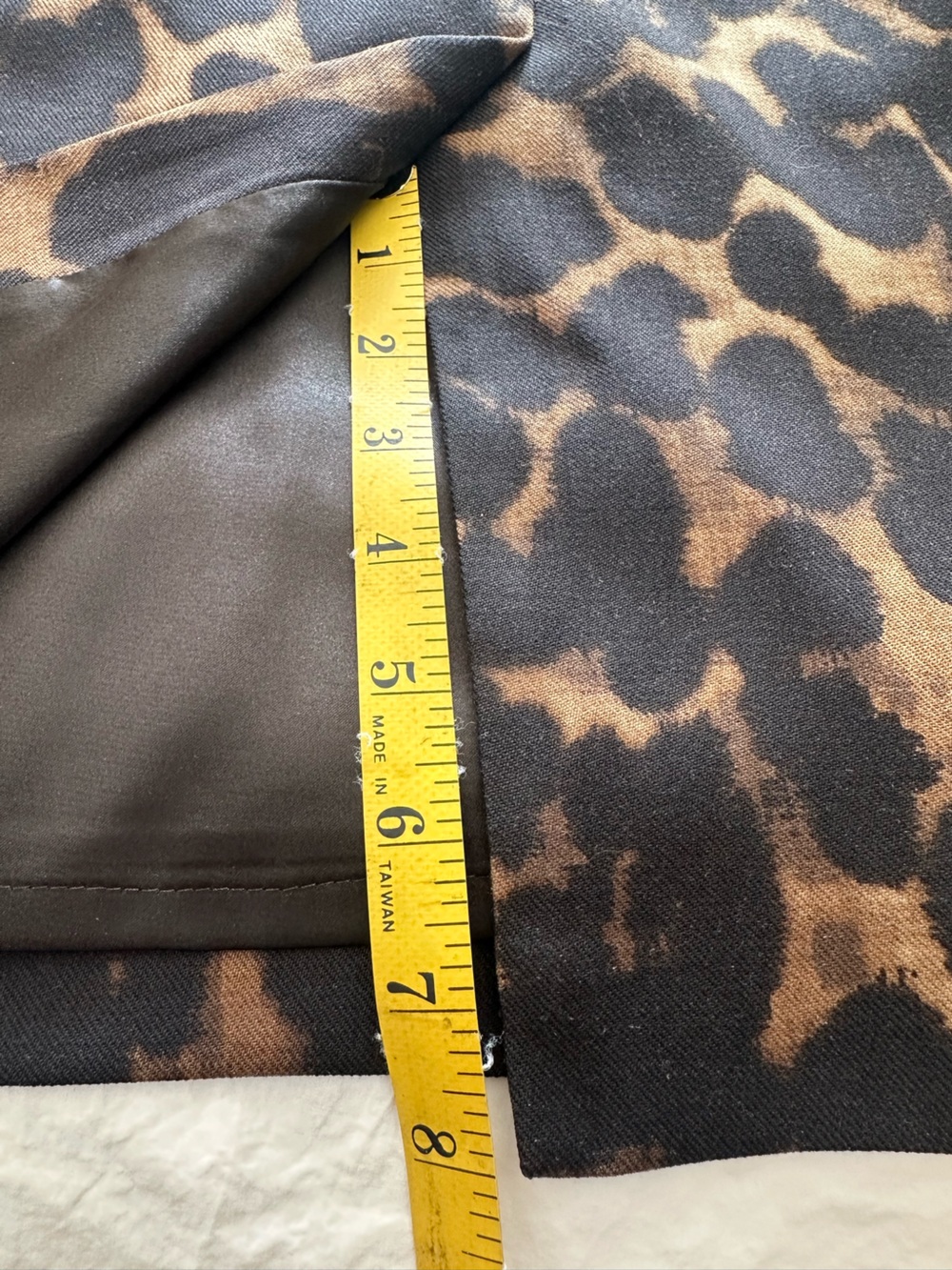 Elie Tahari Leopard-Print Pencil Skirt in Black and Brown, size 8 - Picture 14 of 15